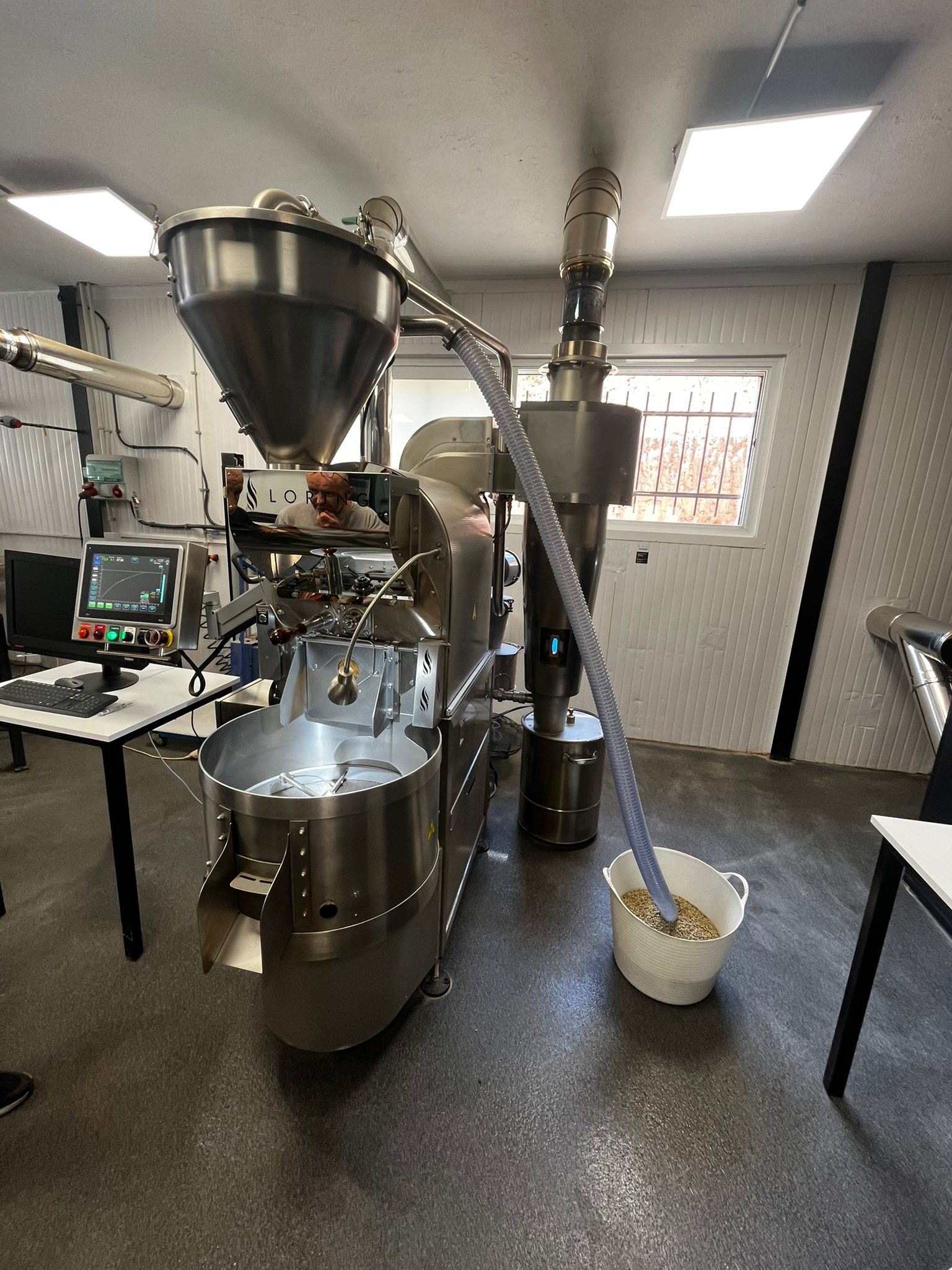 M&aacute;quina tostadora avanzada en Caf&egrave;s Gener